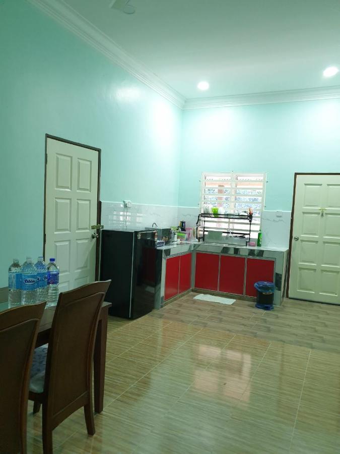 Nipah Homestay Kuala Besut Exterior photo
